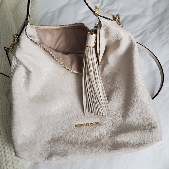 Michael Kors Bedford Tassel Shoulder Bag - Picture 1 of 8